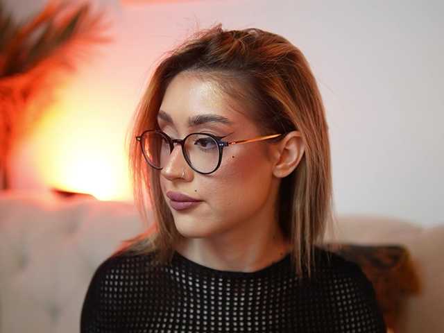 AileenKiss live cam on BongaCams