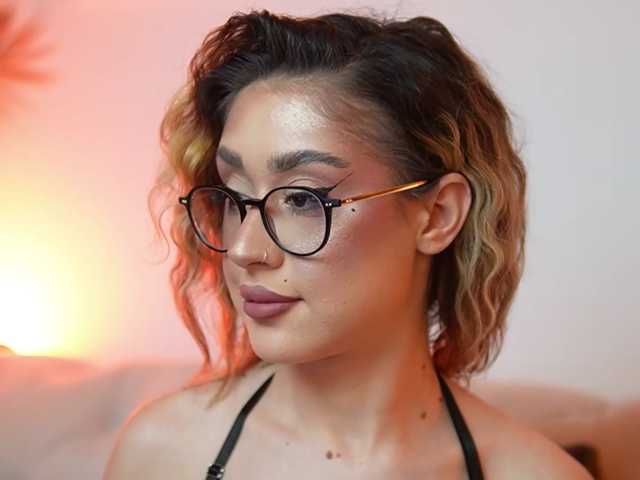 AileenKiss live cam on BongaCams
