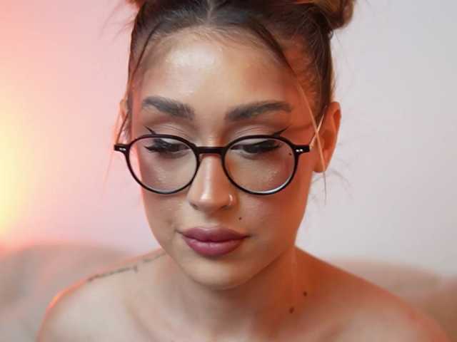 AileenKiss live cam on BongaCams