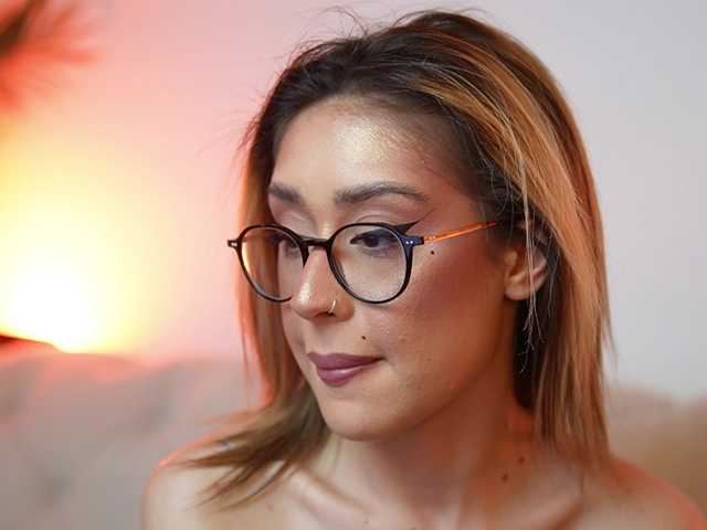AileenKiss live cam