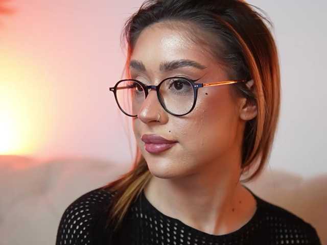AileenKiss, live now on BongaCams