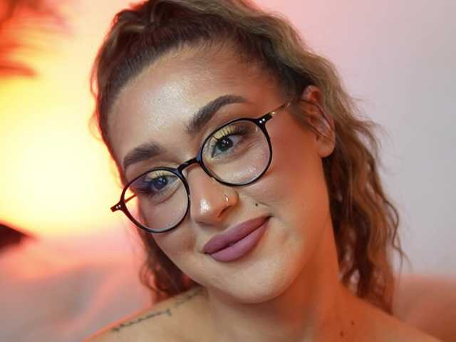 AileenKiss live cam on BongaCams