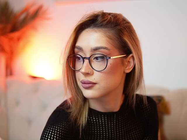 AileenKiss live cam on BongaCams