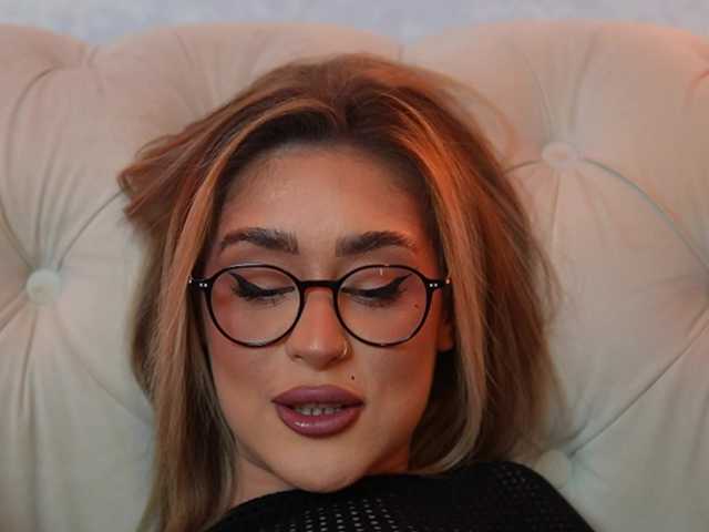 AileenKiss live cam on BongaCams