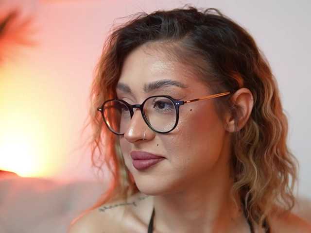 AileenKiss live cam on BongaCams