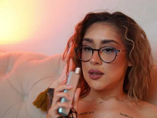 AileenKiss live cam on BongaCams
