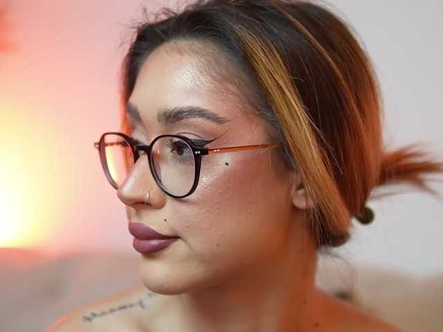 AileenKiss live cam on BongaCams
