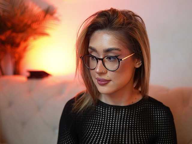 AileenKiss live cam on BongaCams