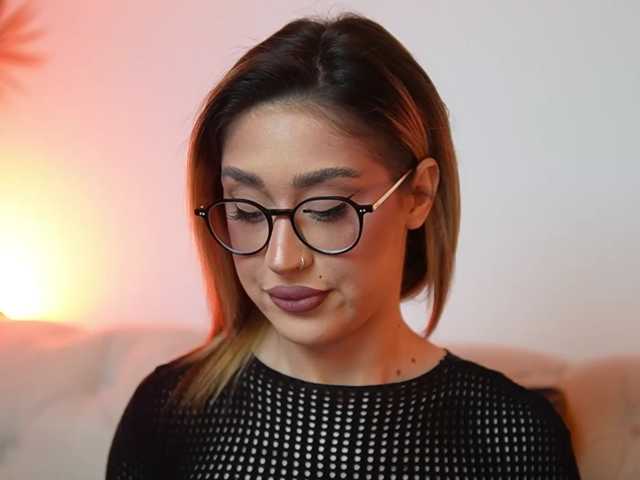 AileenKiss live cam on BongaCams