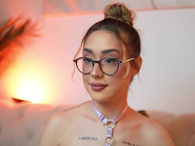 AileenKiss live cam preview
