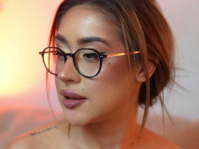 AileenKiss live cam on BongaCams