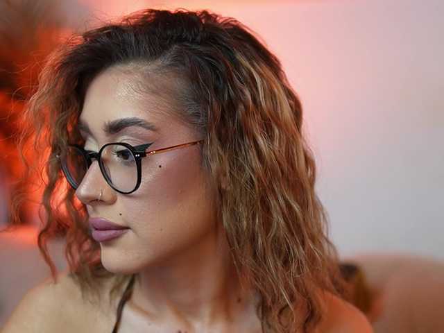 AileenKiss live cam on BongaCams