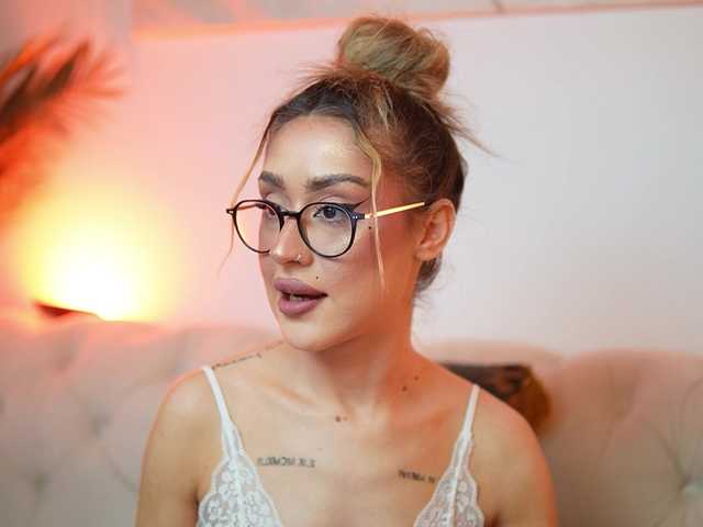 AileenKiss live cam on BongaCams