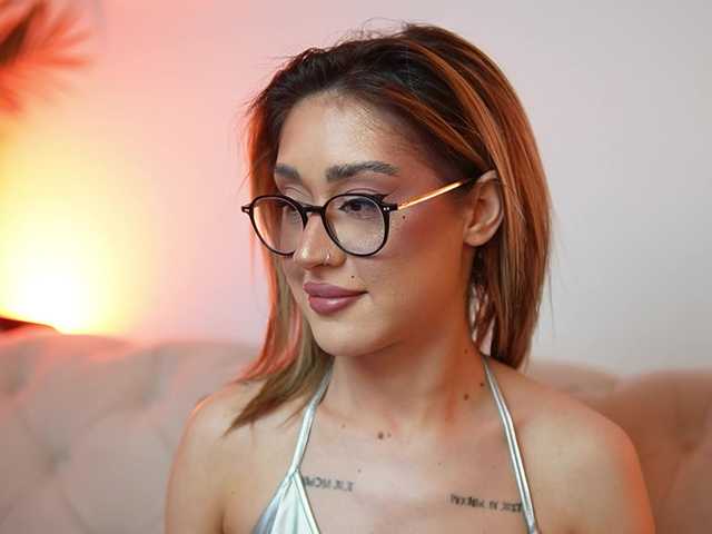 AileenKiss live cam on BongaCams