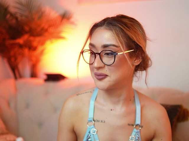 AileenKiss live cam on BongaCams
