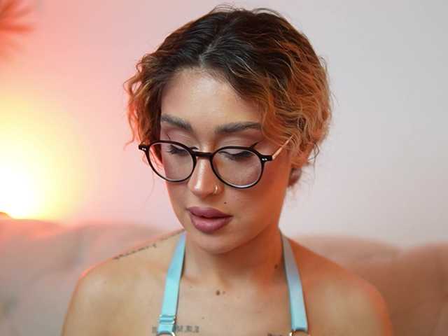 AileenKiss live cam on BongaCams