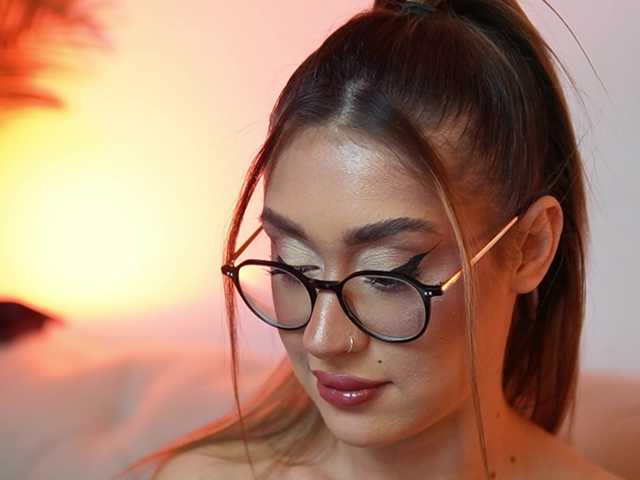 AileenKiss live cam on BongaCams