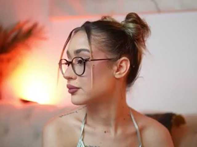 AileenKiss live cam on BongaCams