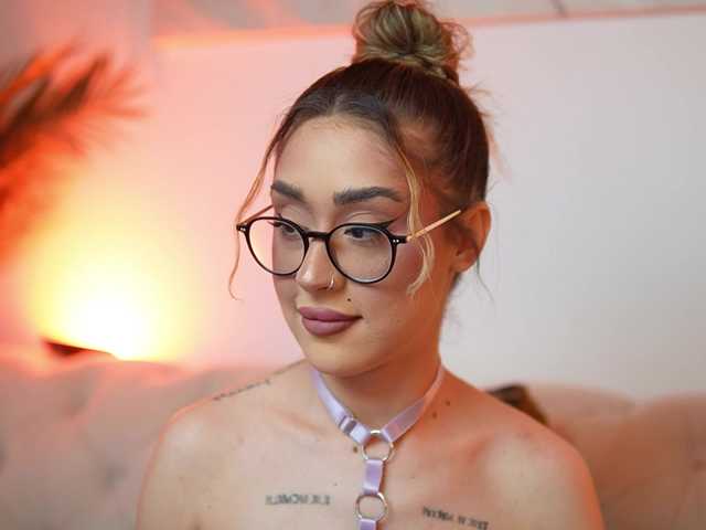 AileenKiss live cam preview