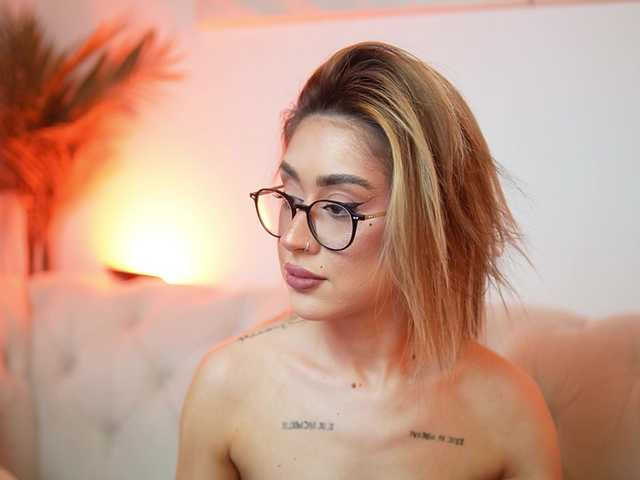 AileenKiss live webcam show