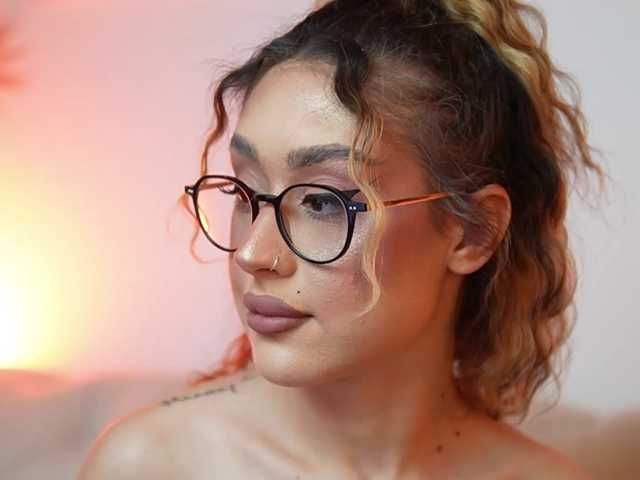 AileenKiss live cam on BongaCams