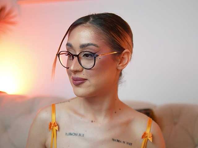 AileenKiss live cam on BongaCams