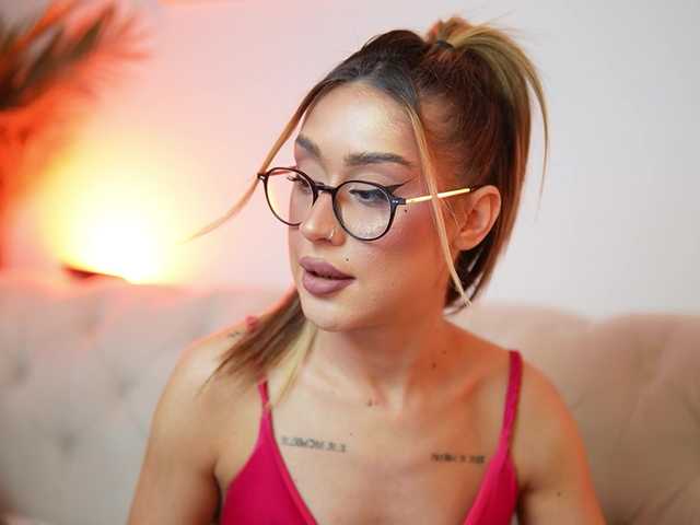 AileenKiss live cam