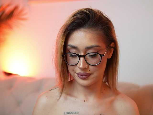AileenKiss live cam preview