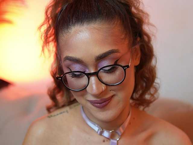AileenKiss live cam on BongaCams