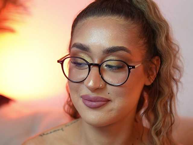 AileenKiss live cam on BongaCams