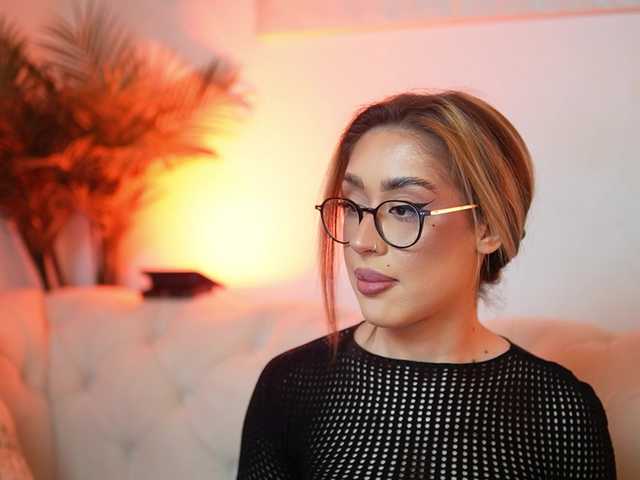 AileenKiss live cam on BongaCams