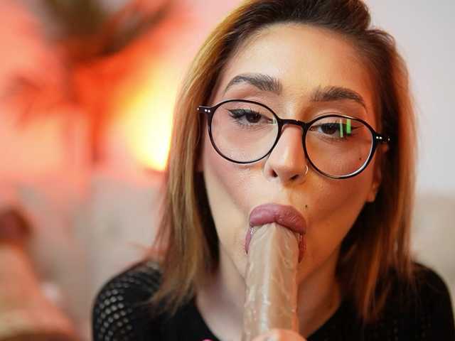AileenKiss live cam on BongaCams