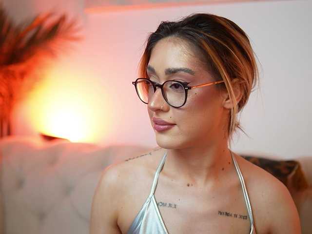 AileenKiss live cam on BongaCams