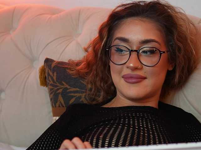 AileenKiss live cam on BongaCams