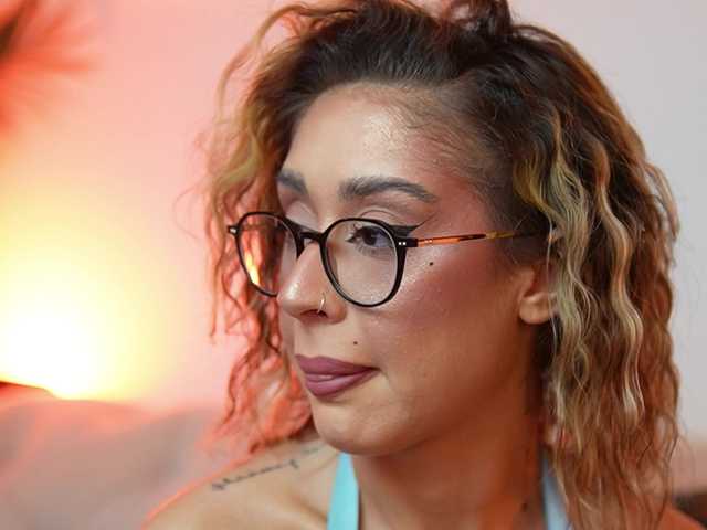 AileenKiss live cam on BongaCams