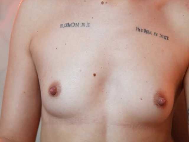 AileenKiss live cam on BongaCams