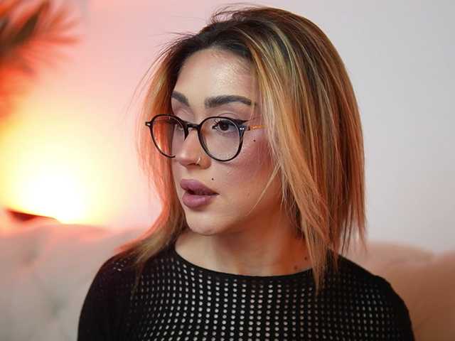 AileenKiss live cam on BongaCams