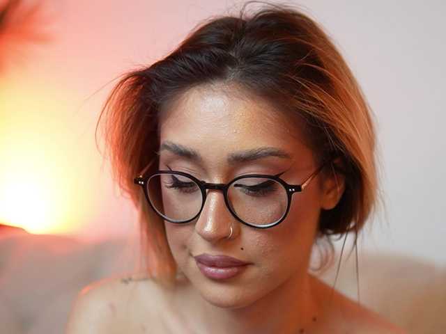 AileenKiss live cam on BongaCams