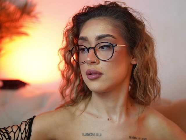 AileenKiss live cam on BongaCams
