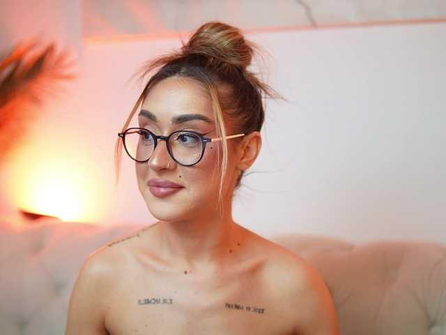 AileenKiss live cam