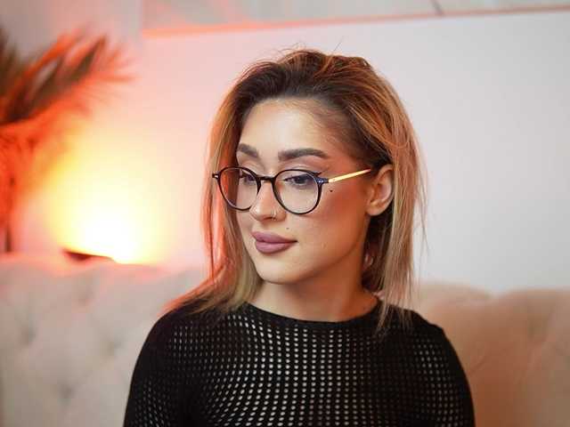 AileenKiss live cam on BongaCams