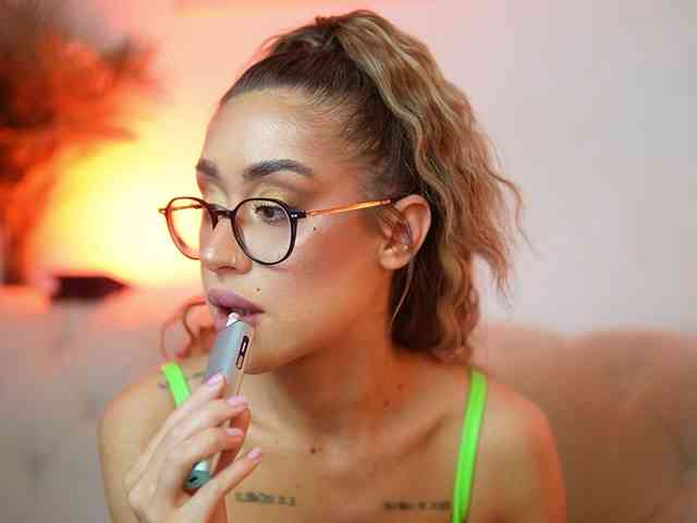 AileenKiss webcam