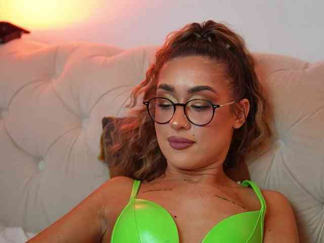 AileenKiss webcam