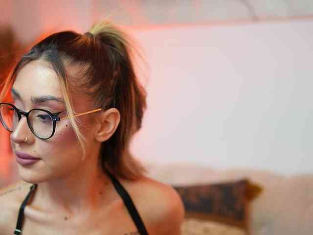AileenKiss webcam