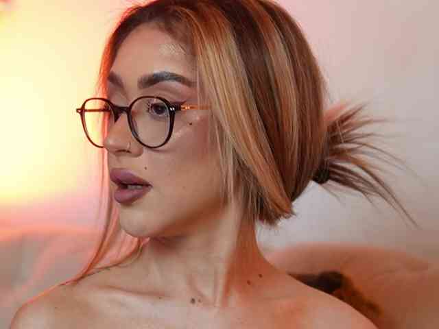 AileenKiss webcam
