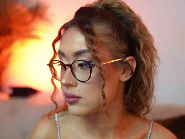 AileenKiss webcam