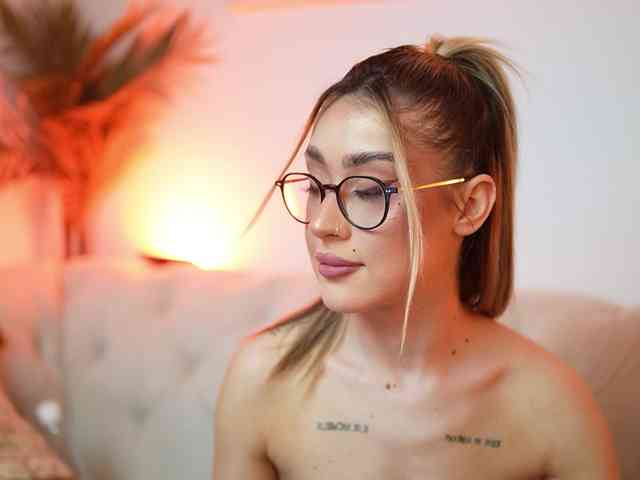 AileenKiss webcam