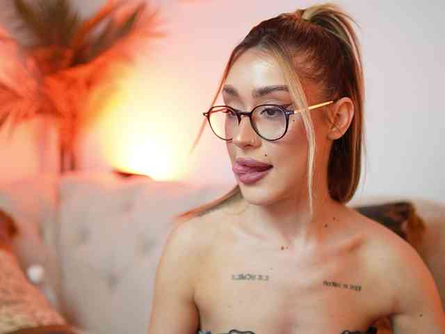 AileenKiss webcam