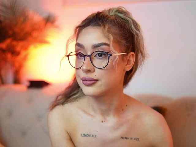 AileenKiss webcam