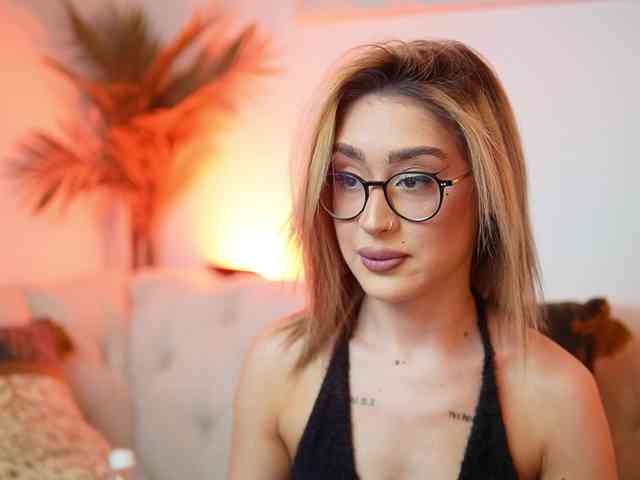 AileenKiss webcam